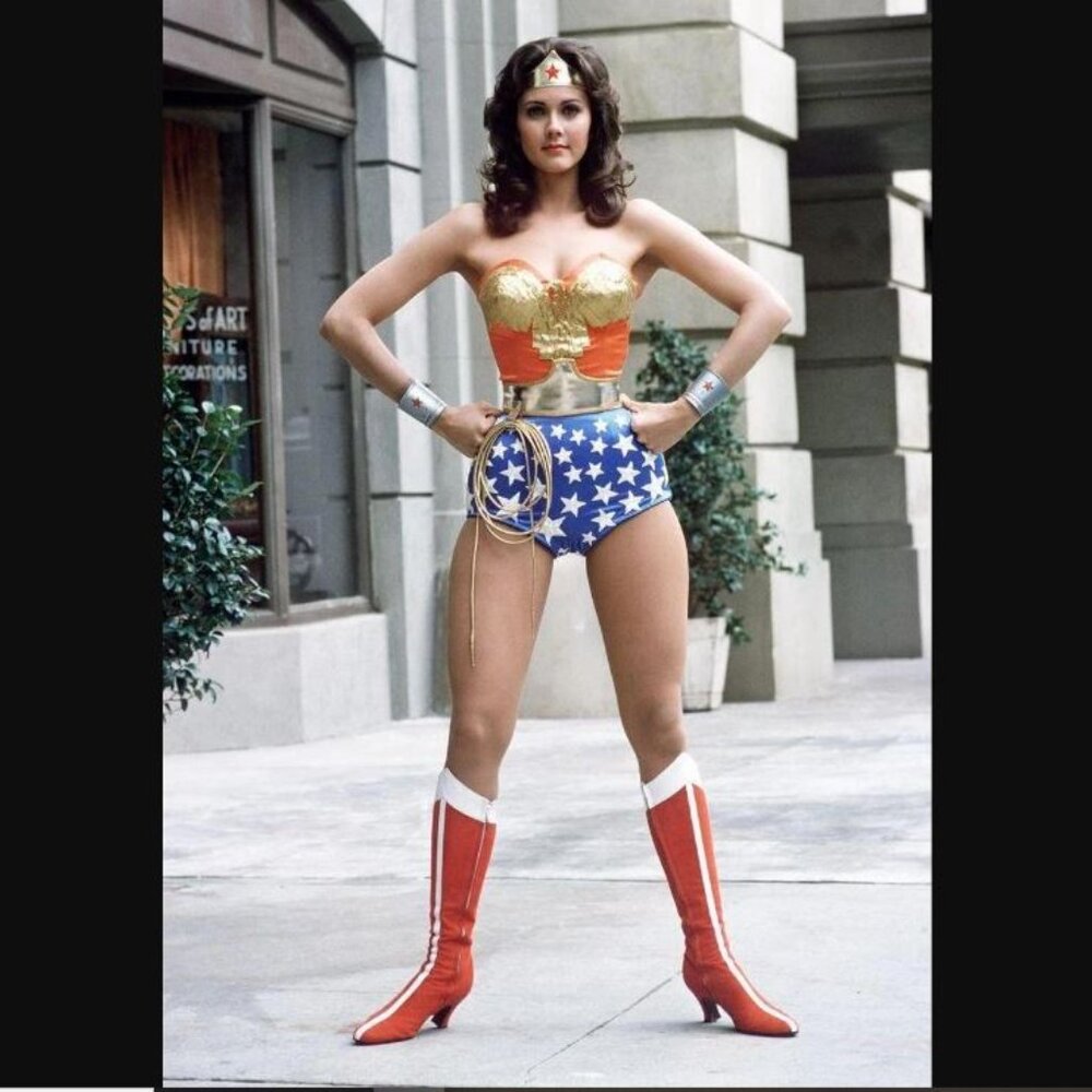 NEW Wonder Woman Leggings Superhero Comic SMALL - Picture 2 of 5